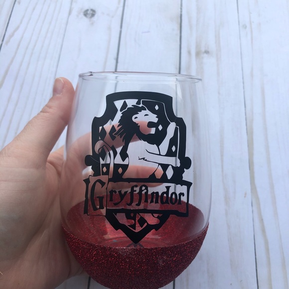 HP School Inspired Peekaboo Wine Glasses - Picture 4 of 8